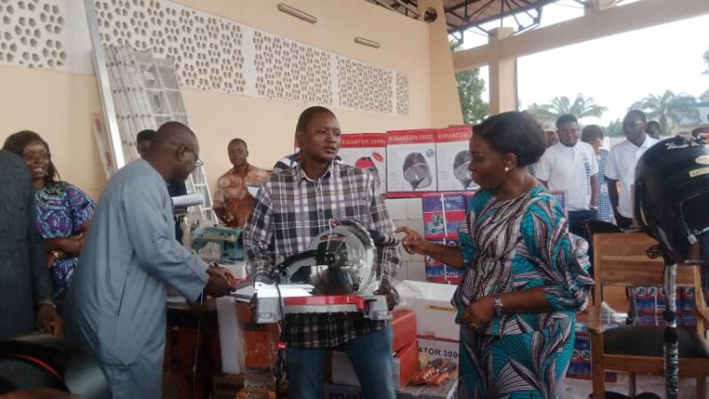 Togo : 400 VEC artisans ont reçu leurs Kits d’installation